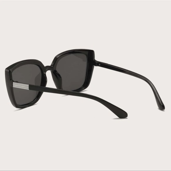 Black Oversized Square Retro Sunglasses Tinted - Picture 4 of 5
